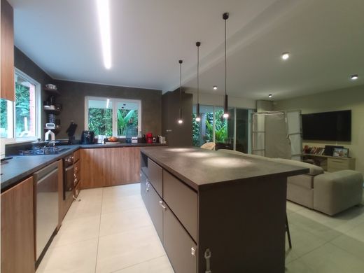 Πολυτελή κατοικία σε Μεδεγίν, Medellín