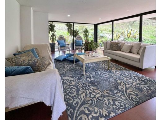 メデリン, Medellínのカントリーハウス