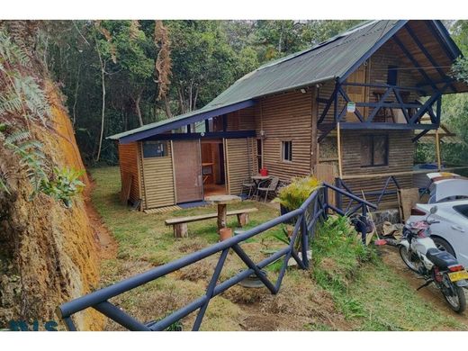 Santa Helena, Medellínの高級住宅