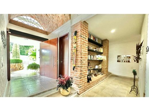 豪宅  卡利, Cali