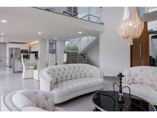 Πολυτελή κατοικία σε Envigado, Departamento de Antioquia