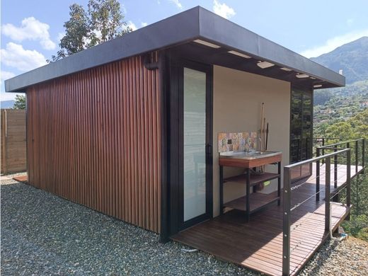 Chalet a Copacabana, Departamento de Antioquia