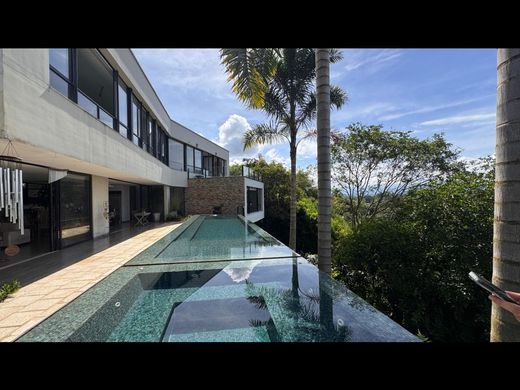 Загородный Дом, Перейра, Pereira