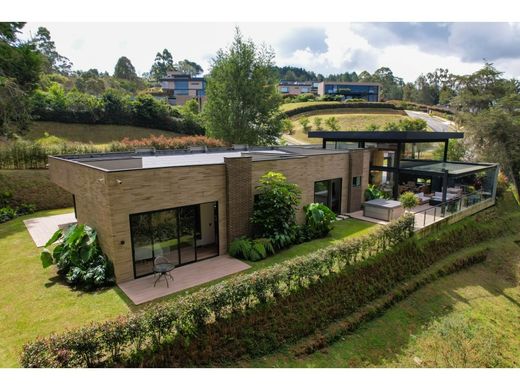 컨트리하우스 / Envigado, Departamento de Antioquia