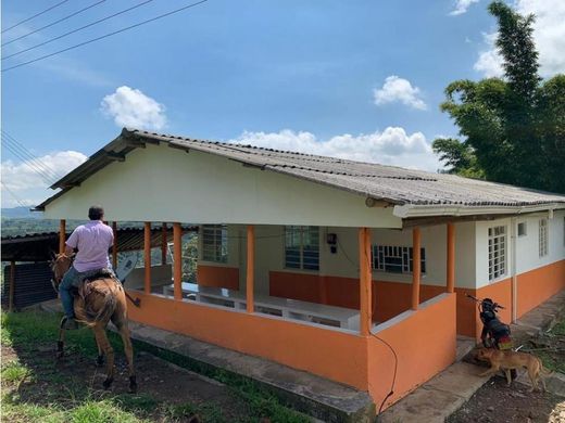 Farmhouse in Chinchiná, Departamento de Caldas