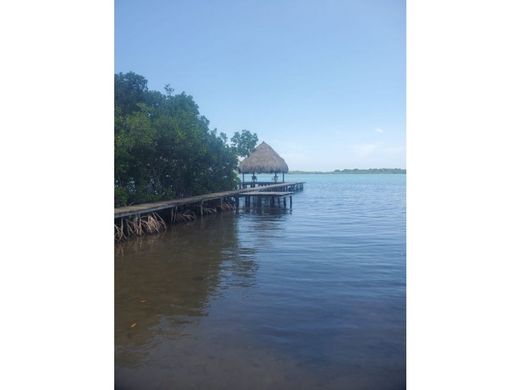 Land in Cartagena, Cartagena de Indias