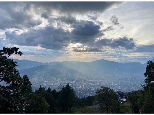 地皮  Santa Helena, Medellín