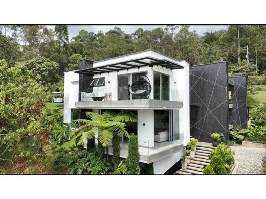 Загородный Дом, Медельин, Medellín