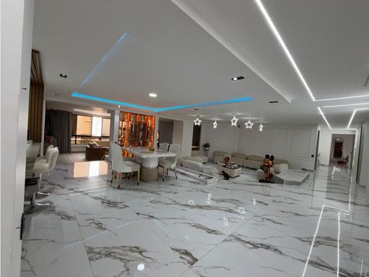 Apartment / Etagenwohnung in Medellín, Departamento de Antioquia
