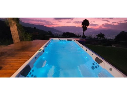 Πολυτελή κατοικία σε Envigado, Departamento de Antioquia