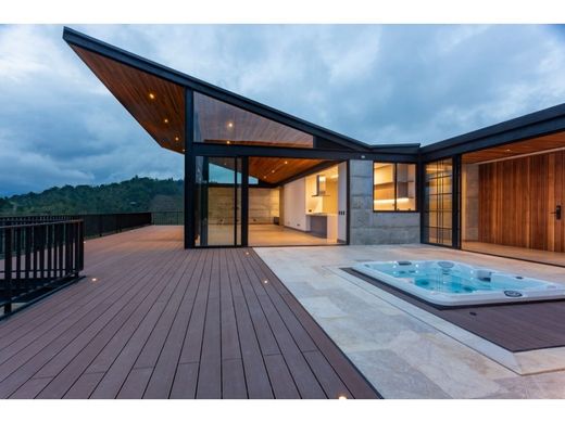 Πολυτελή κατοικία σε Μεδεγίν, Medellín