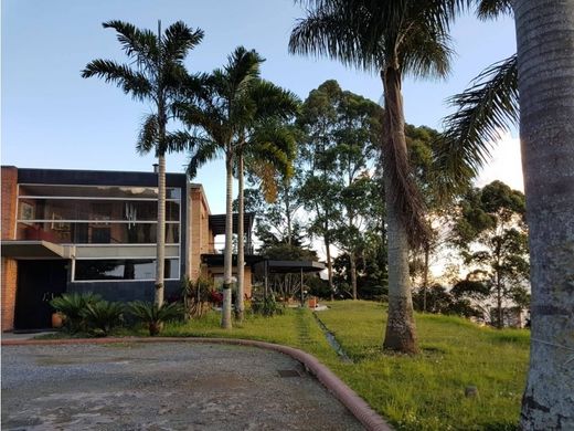 컨트리하우스 / Envigado, Departamento de Antioquia