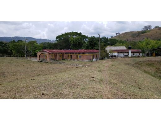 Farmhouse in Tocaima, Cundinamarca
