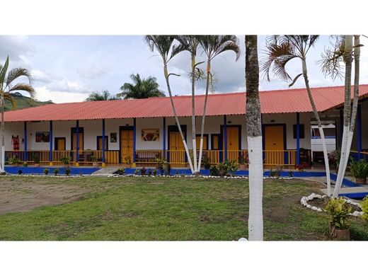 Köy evi Alcalá, Departamento del Valle del Cauca