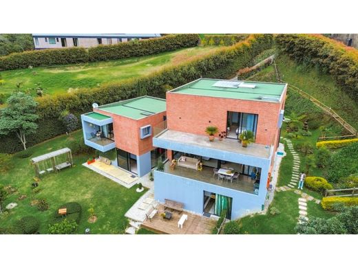 منزل ريفي ﻓﻲ Envigado, Departamento de Antioquia