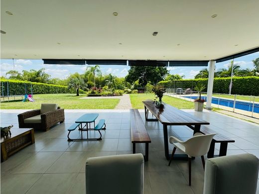 Загородный Дом, Перейра, Pereira