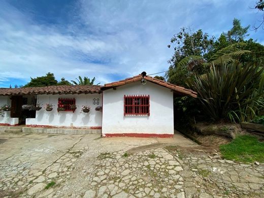 Terreno en Medellín, Departamento de Antioquia