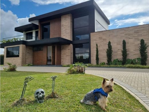 Загородный Дом, Медельин, Medellín