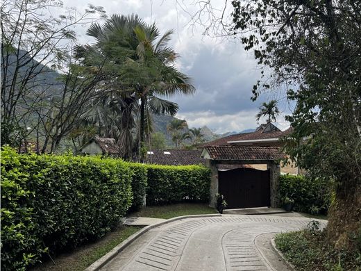 Country House in Sasaima, Cundinamarca