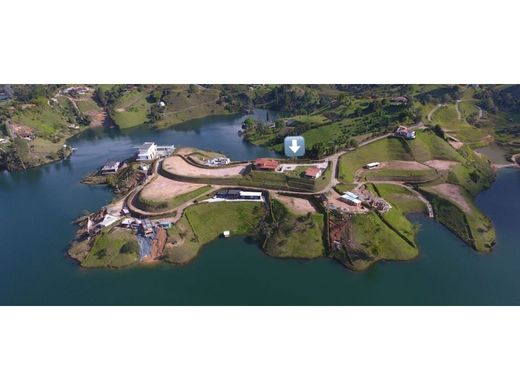 컨트리하우스 / El Peñol, Yarumal