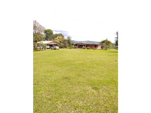 La Cumbre, Departamento del Valle del Caucaのカントリー風またはファームハウス