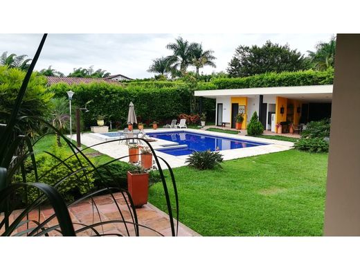 컨트리하우스 / Armenia, Quindío Department