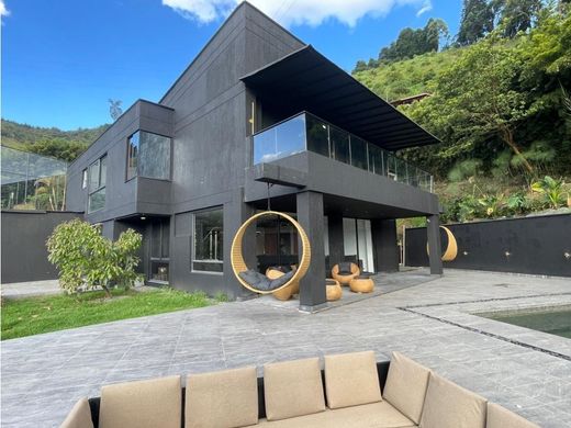 Köy evi Sabaneta, La Estrella