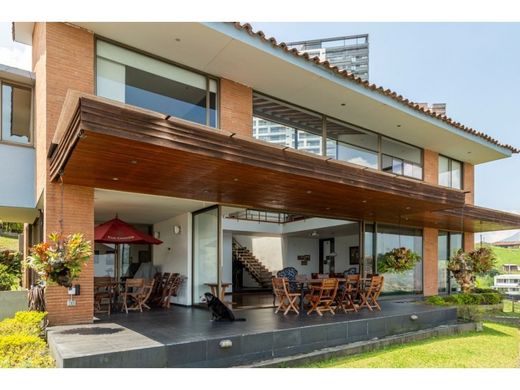 Lüks ev Sabaneta, La Estrella