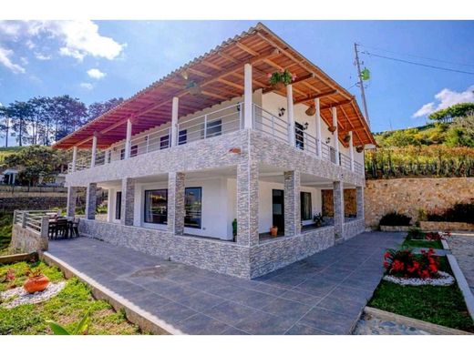 Gospodarstwo w Girardota, Departamento de Antioquia