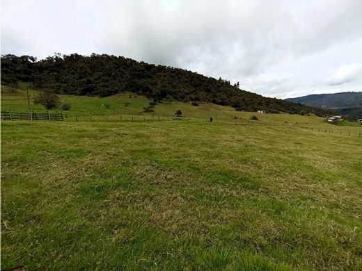 Grond in La Calera, Departamento de Cundinamarca