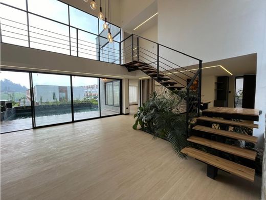 منزل ريفي ﻓﻲ Manizales, Departamento de Caldas