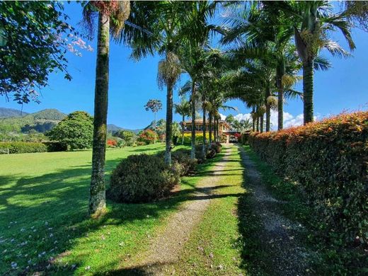 ﻣﻨﺰﻝ ﺭﻳﻔﻲ/ ﺑﻴﺖ ﻤﺰﺭﻋﺔ ﻓﻲ La Ceja, Departamento de Antioquia