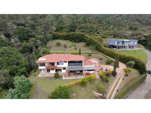 Lüks ev Bello, Departamento de Antioquia