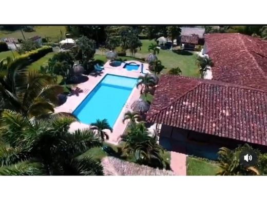 Ρουστίκ ή αγροικία σε Alcalá, Departamento del Valle del Cauca