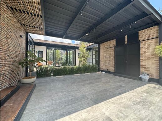 컨트리하우스 / La Ceja, Departamento de Antioquia