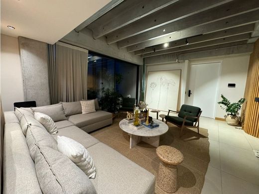 Apartment / Etagenwohnung in Medellín, Departamento de Antioquia