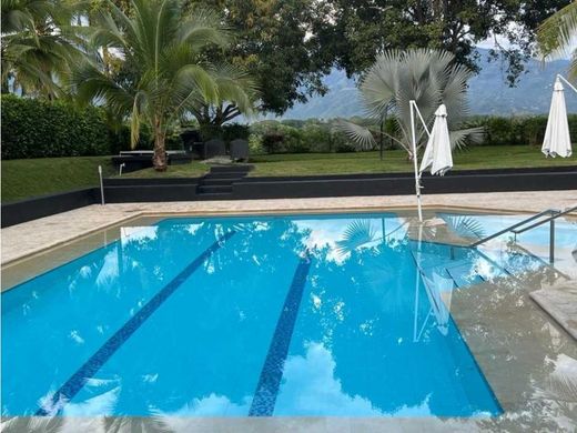 ﻣﻨﺰﻝ ﺭﻳﻔﻲ/ ﺑﻴﺖ ﻤﺰﺭﻋﺔ ﻓﻲ Santa Fe de Antioquia, Santafé de Antioquia