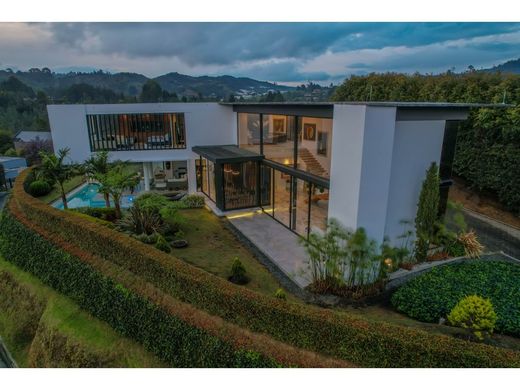 منزل ريفي ﻓﻲ Envigado, Departamento de Antioquia