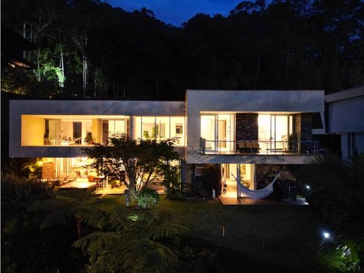 Πολυτελή κατοικία σε Μεδεγίν, Medellín