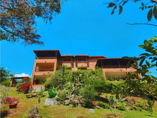 郊区住宅  Girardota, Departamento de Antioquia