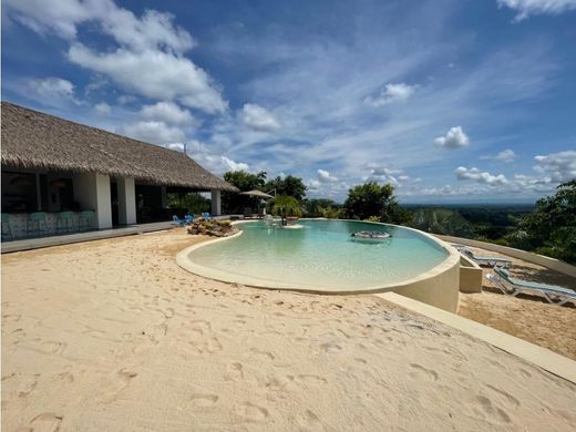 Ρουστίκ ή αγροικία σε Puerto Triunfo, Departamento de Antioquia