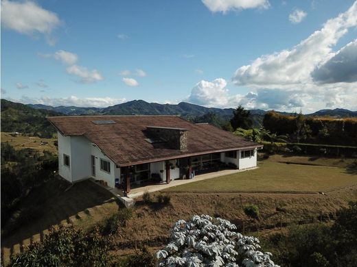Country House in Retiro, Departamento de Antioquia