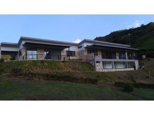 منزل ريفي ﻓﻲ La Unión, Departamento de Antioquia