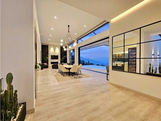 Πολυτελή κατοικία σε Μεδεγίν, Medellín