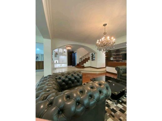 Πολυτελή κατοικία σε Μεδεγίν, Medellín