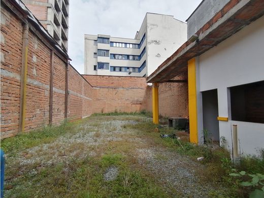 地皮  麦德林, Medellín