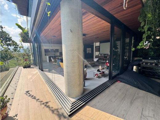 Apartment / Etagenwohnung in Medellín, Departamento de Antioquia