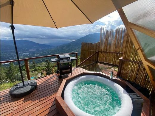 ‏בתים כפריים או חוות ב  Girardota, Departamento de Antioquia