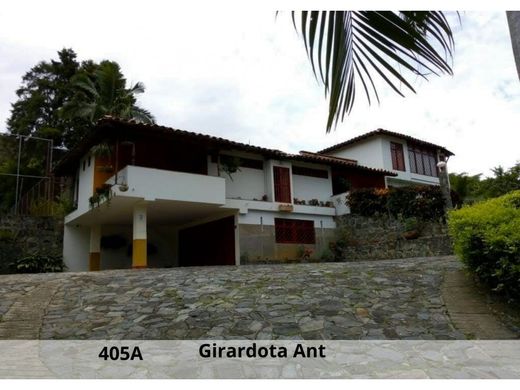 Gutshaus oder Landhaus in Girardota, Departamento de Antioquia
