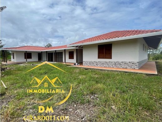 ‏בתים כפריים או חוות ב  Montenegro, Quindío Department